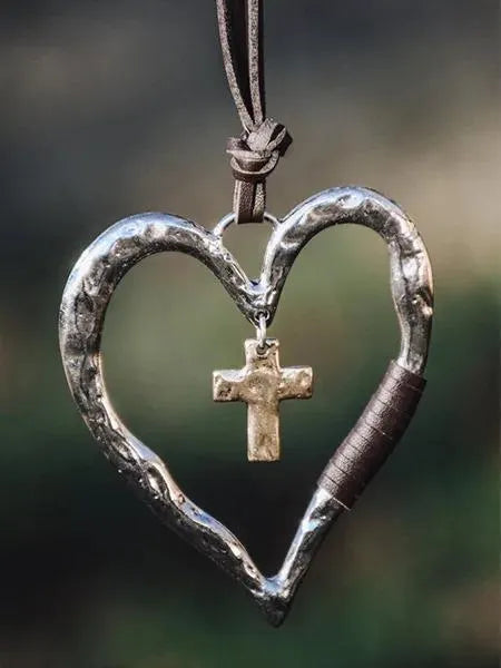 Collar con cruz Corazón de Fe